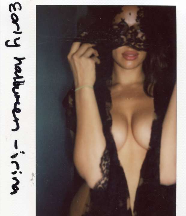 irina-shayk-polaroids-fbf-15.jpg